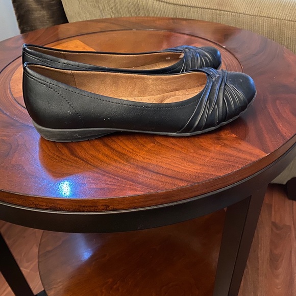 Women’s flats good condition black size 9 - Picture 2 of 2